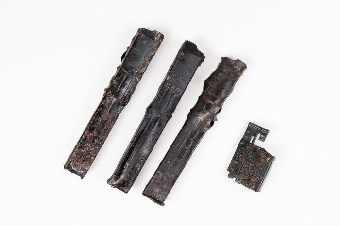 3x MP mags + loading tool
