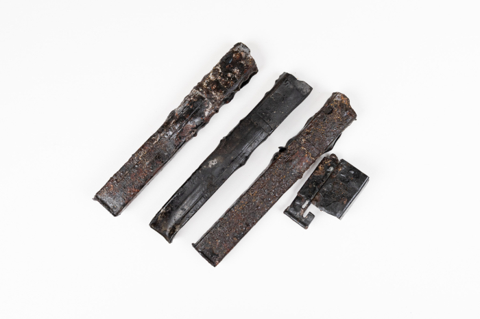 3x MP mags + loading tool