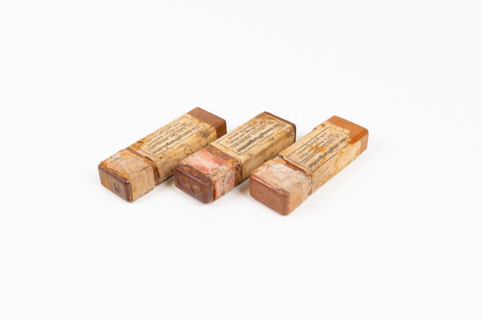 Losantine boxes with original paper/pc