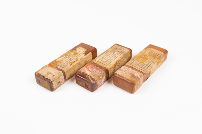 Losantine boxes with original paper/pc