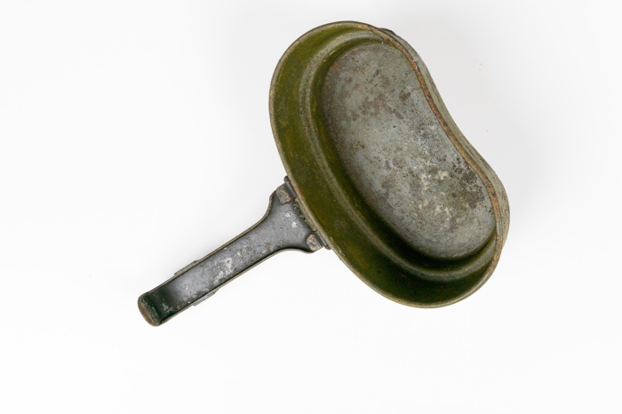 Polish ness tin cap
